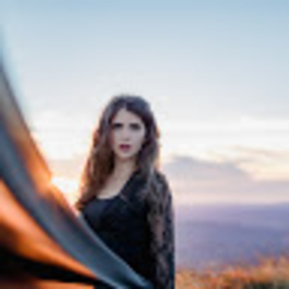 Meet your Posher, Sparkle and shine - Picture 1 of 1